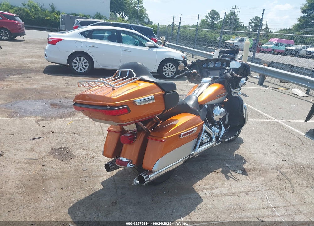 2014 HARLEY-DAVIDSON FLHTK ELECTRA GLIDE ULTRA LTD VIN: 1HD1KEL13EB631643