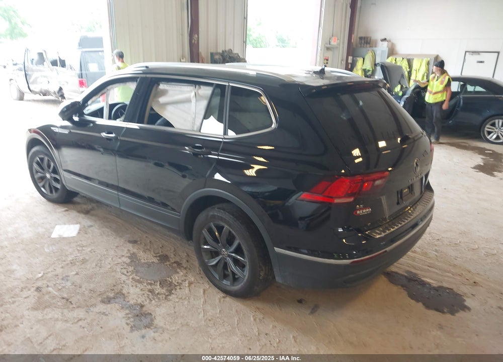 2022 VOLKSWAGEN TIGUAN VIN: 3VV2B7AX2NM143013