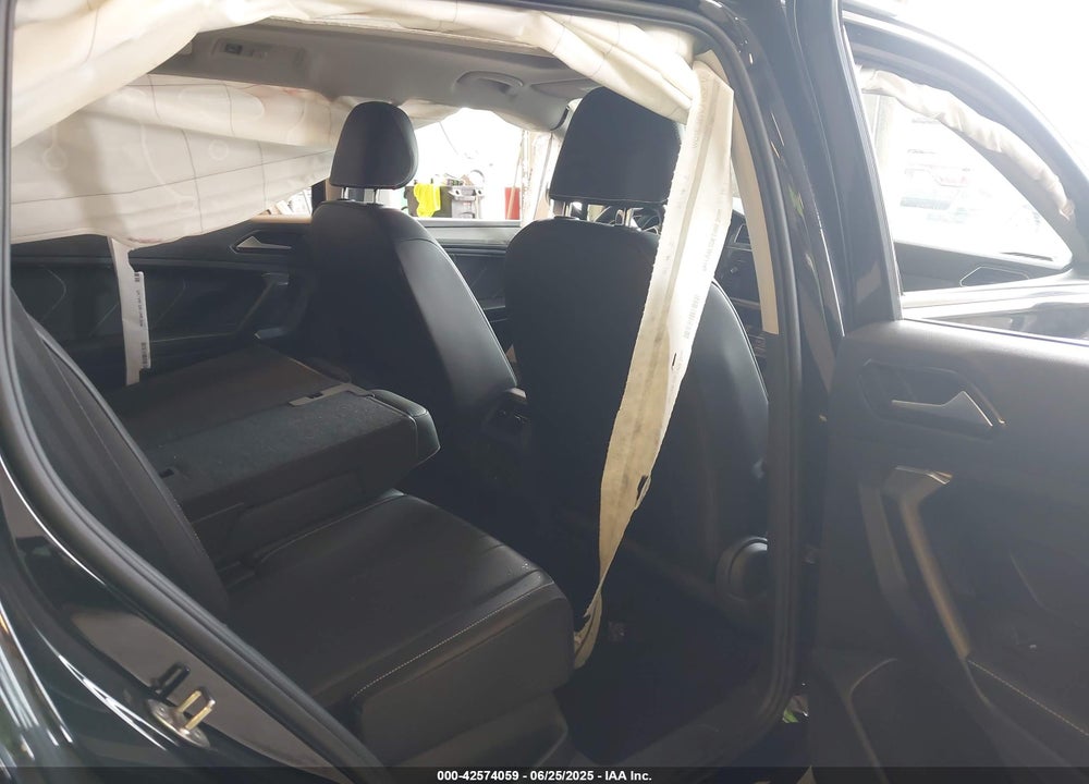 2022 VOLKSWAGEN TIGUAN VIN: 3VV2B7AX2NM143013