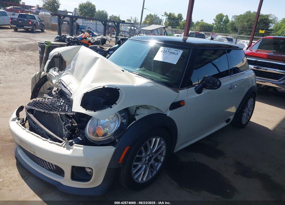2013 MINI HARDTOP VIN: WMWSU3C56DT370652