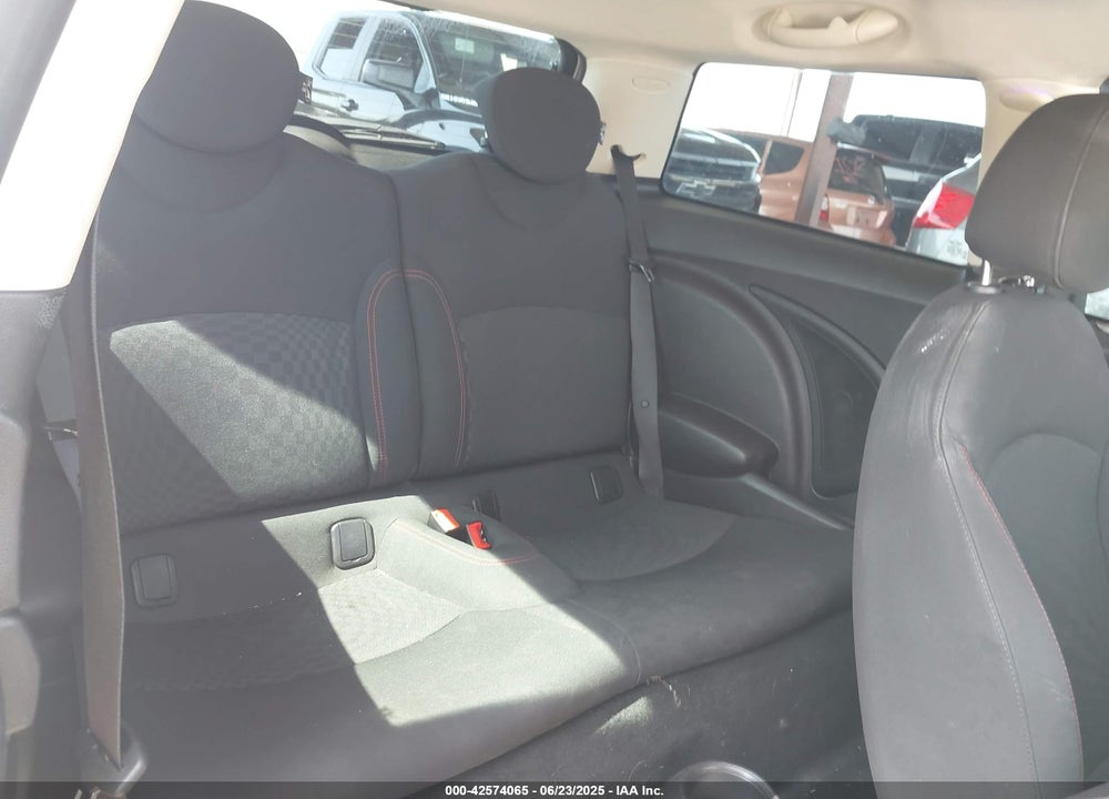 2013 MINI HARDTOP VIN: WMWSU3C56DT370652