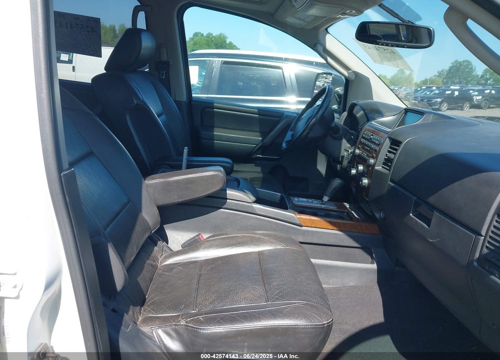 2011 NISSAN TITAN VIN: 1N6AA0EC6BN302707