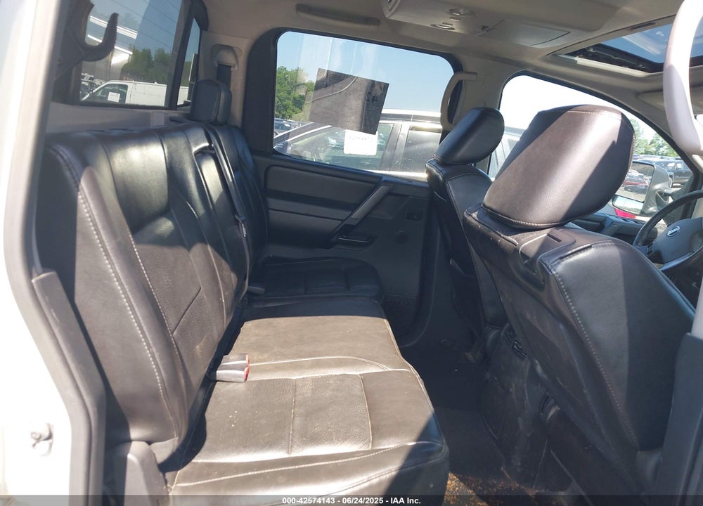 2011 NISSAN TITAN VIN: 1N6AA0EC6BN302707