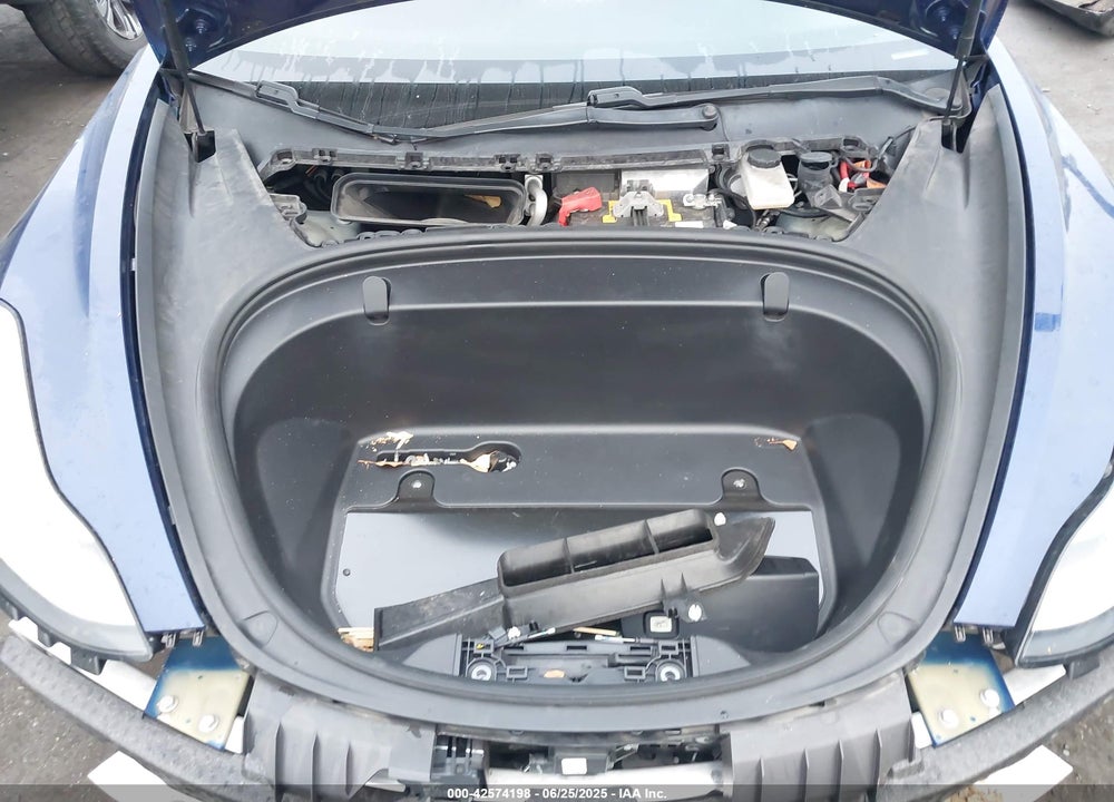 2018 TESLA MODEL 3 VIN: 5YJ3E1EB8JF185528