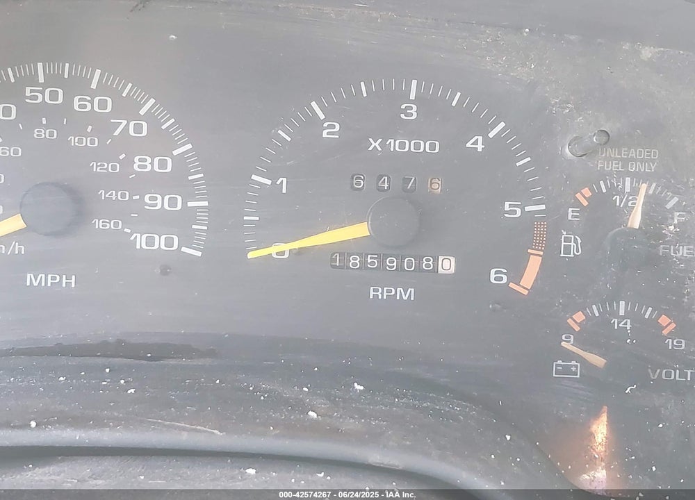 1997 CHEVROLET BLAZER LS VIN: 1GNCT18W7VK136406