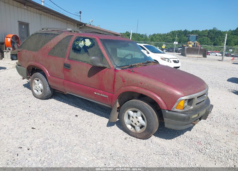 1997 CHEVROLET BLAZER LS VIN: 1GNCT18W7VK136406