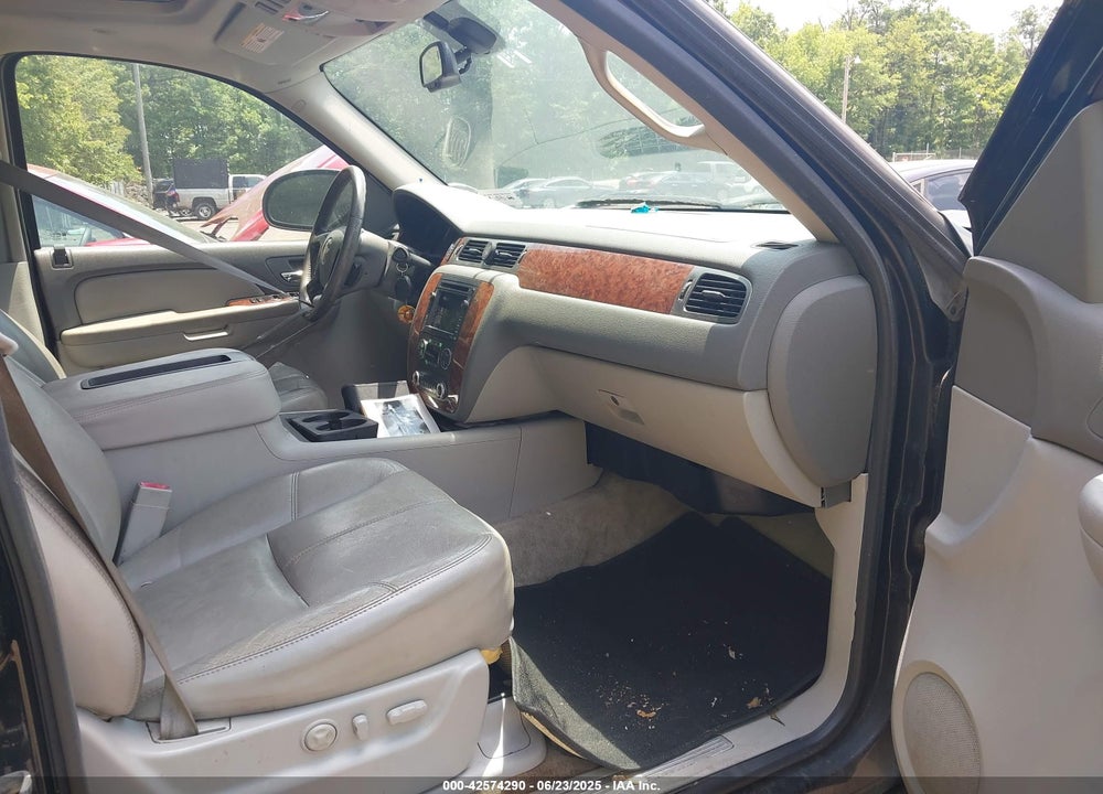 2007 CHEVROLET SUBURBAN 1500 VIN: 1GNFK16307J324024