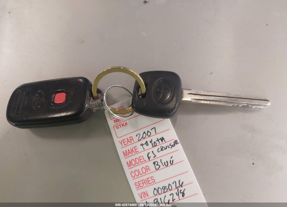 2007 TOYOTA FJ CRUISER VIN: JTEZU11F970008026
