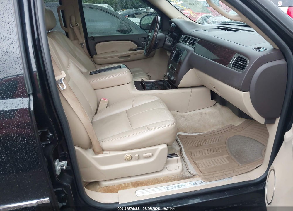 2007 GMC YUKON XL 1500 VIN: 1GKFK66867J219204