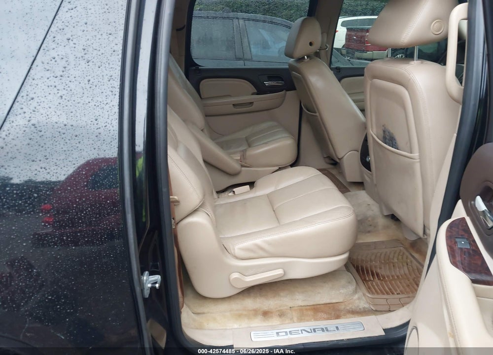 2007 GMC YUKON XL 1500 VIN: 1GKFK66867J219204