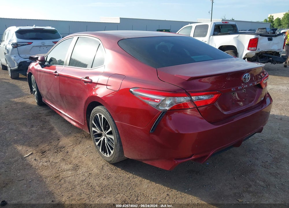 2018 TOYOTA CAMRY VIN: 4T1B11HK3JU538294