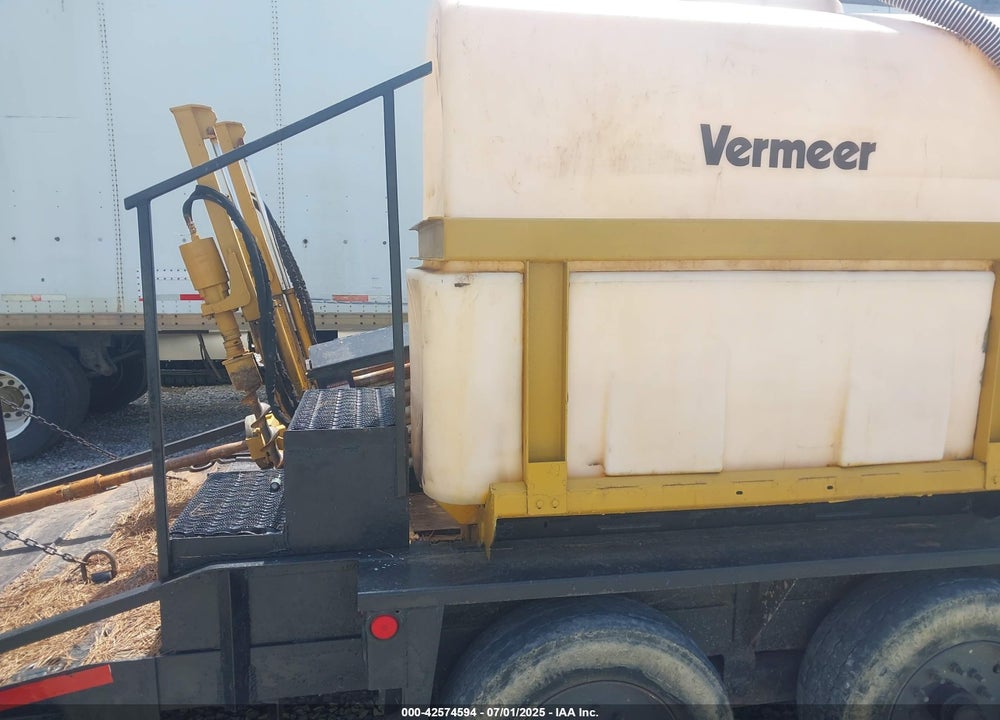 2005 VERMEER MFG. CO. --- VIN: 1VRZ130Z451000203