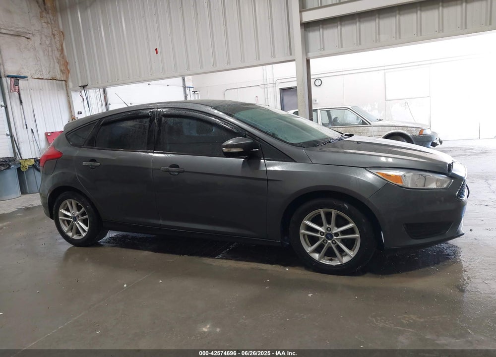 2018 FORD FOCUS SE VIN: 1FADP3K22JL211977
