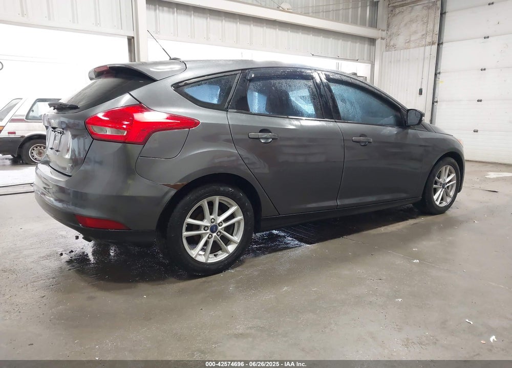 2018 FORD FOCUS SE VIN: 1FADP3K22JL211977