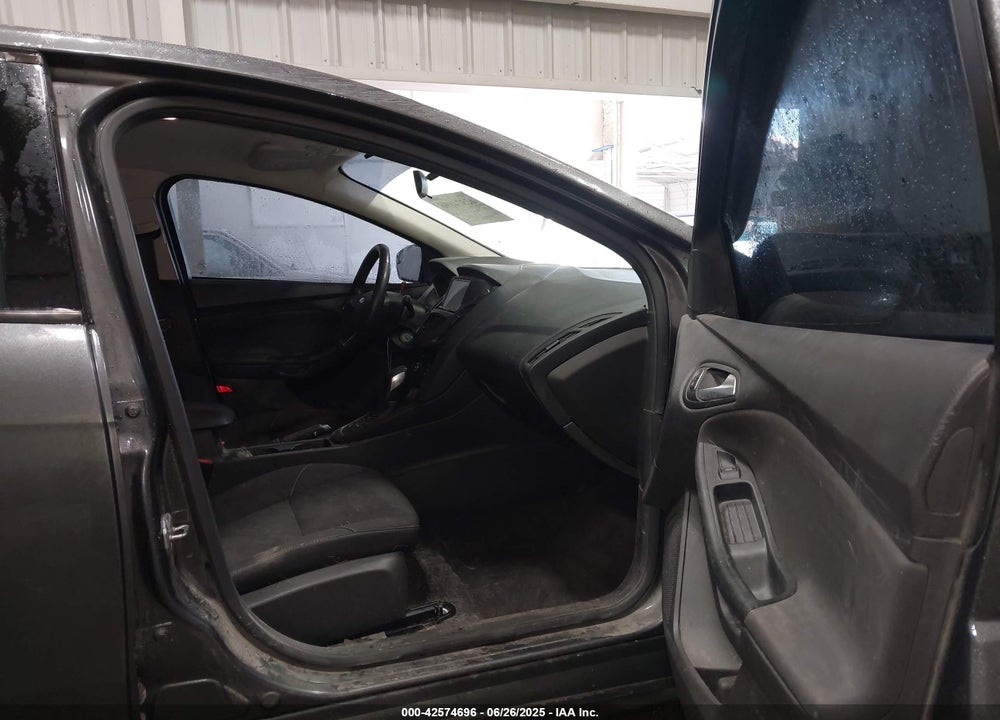 2018 FORD FOCUS SE VIN: 1FADP3K22JL211977