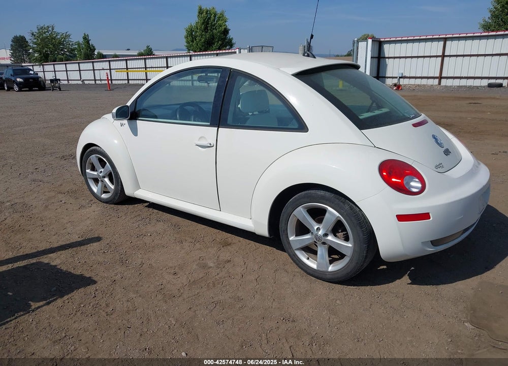 2008 VOLKSWAGEN NEW BEETLE BLACK TIE EDITION/TRIPLE WHITE VIN: 3VWFG31C28M511280