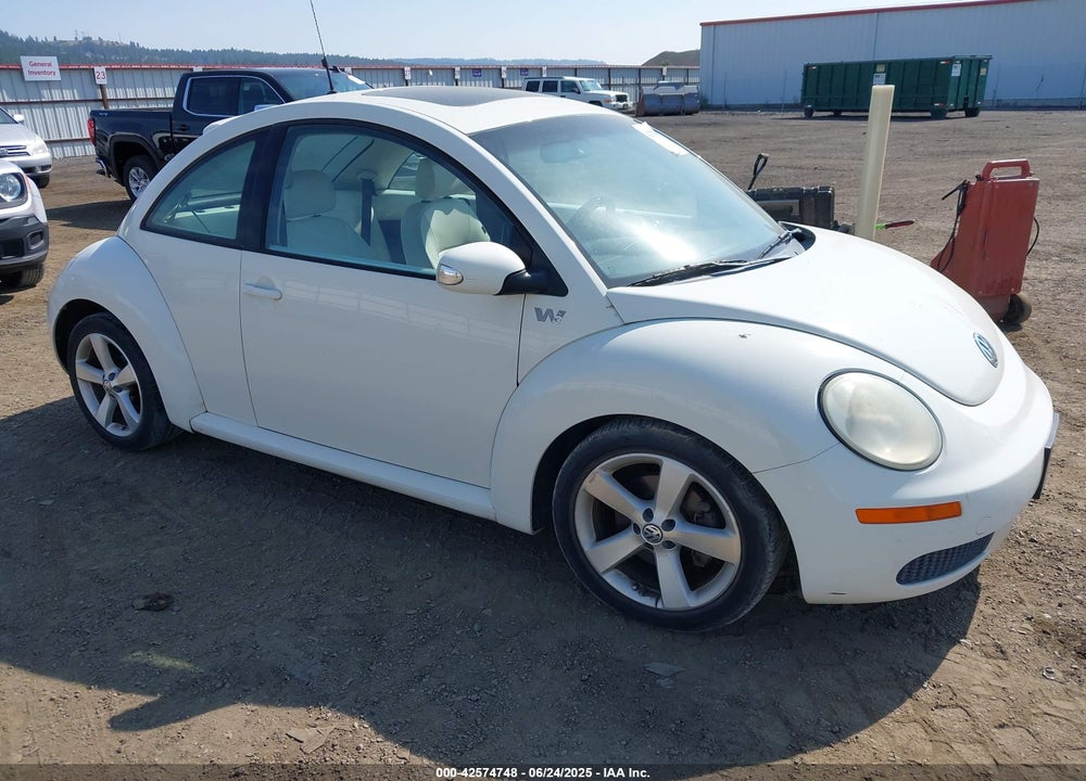 2008 VOLKSWAGEN NEW BEETLE BLACK TIE EDITION/TRIPLE WHITE VIN: 3VWFG31C28M511280