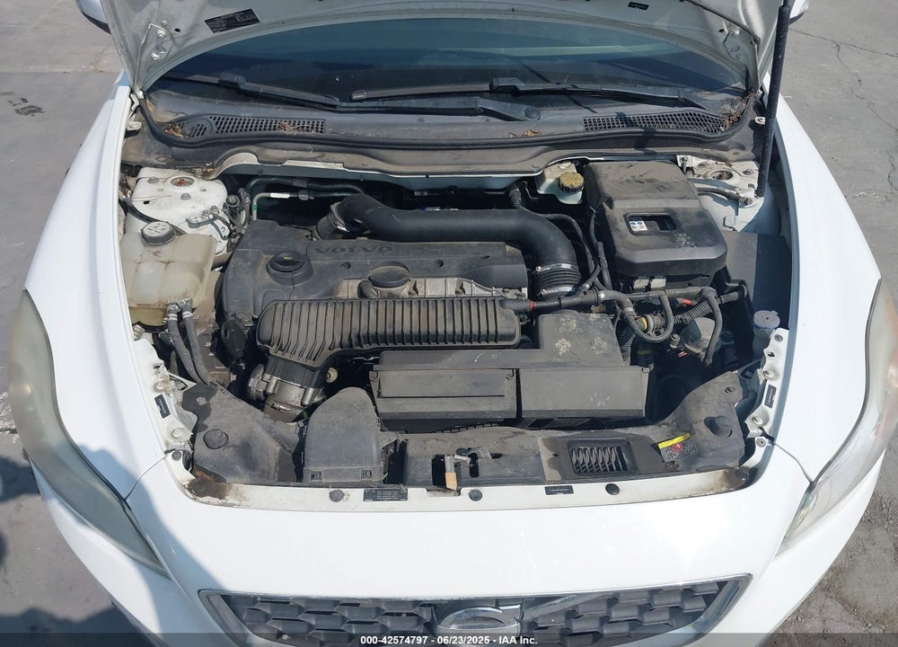 2011 VOLVO C30 T5 VIN: YV1672MK7B2233341