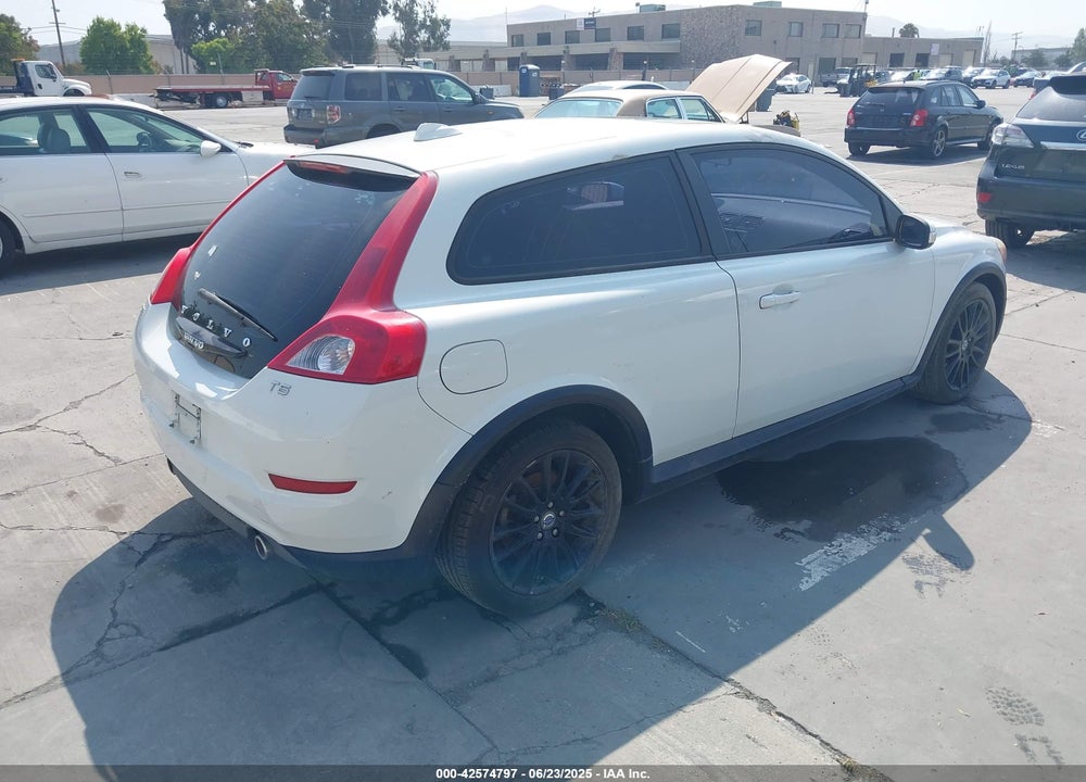 2011 VOLVO C30 T5 VIN: YV1672MK7B2233341