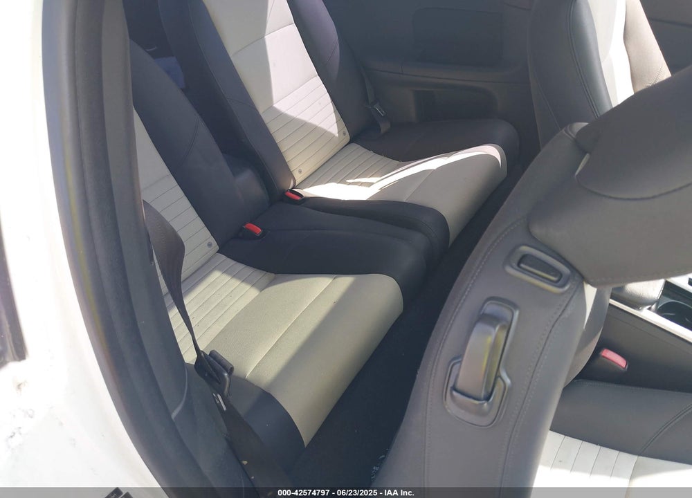 2011 VOLVO C30 T5 VIN: YV1672MK7B2233341