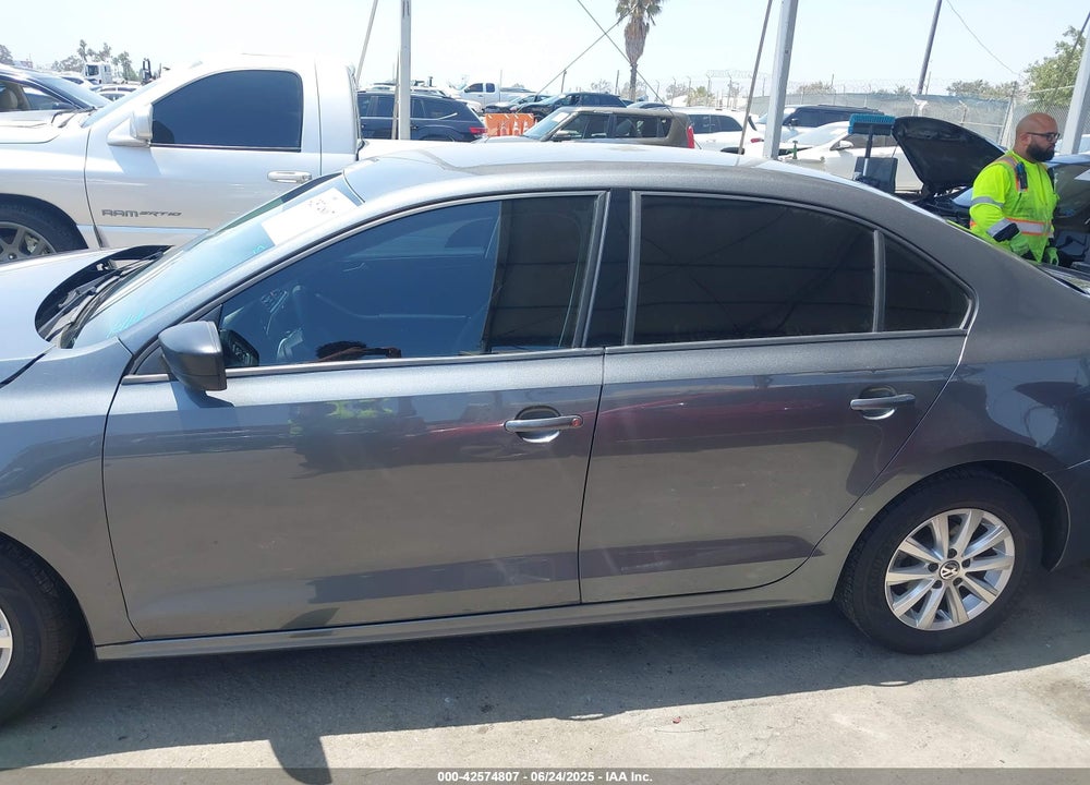 2013 VOLKSWAGEN JETTA 2.0L S VIN: 3VW2K7AJ2DM317443