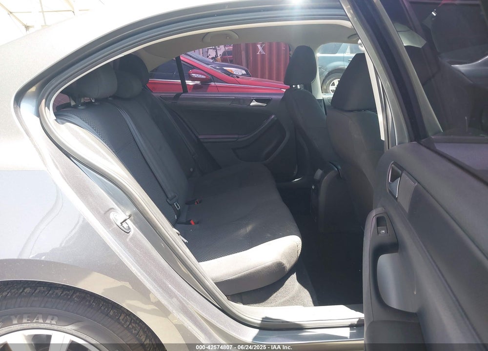 2013 VOLKSWAGEN JETTA 2.0L S VIN: 3VW2K7AJ2DM317443