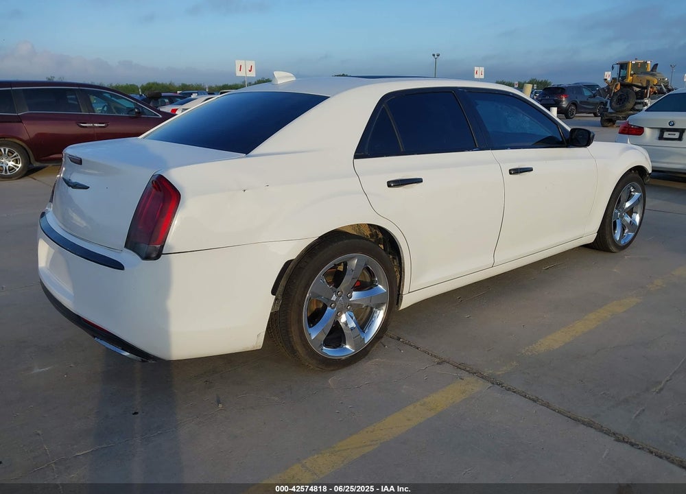 2016 CHRYSLER 300 LIMITED VIN: 2C3CCAAG4GH207023