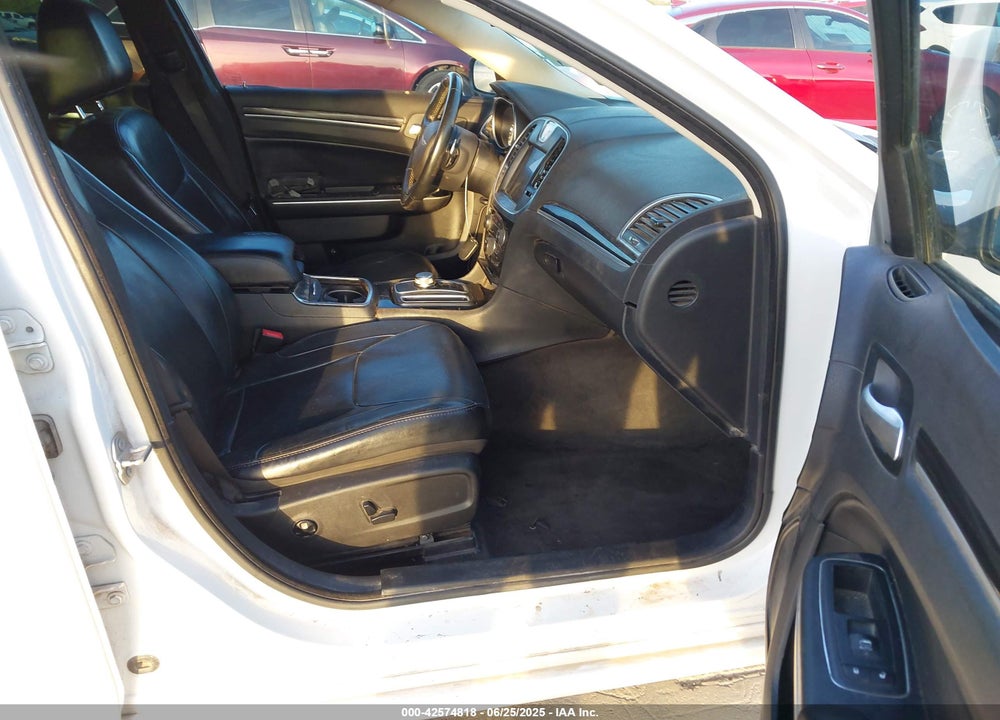 2016 CHRYSLER 300 LIMITED VIN: 2C3CCAAG4GH207023