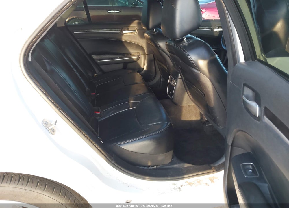 2016 CHRYSLER 300 LIMITED VIN: 2C3CCAAG4GH207023
