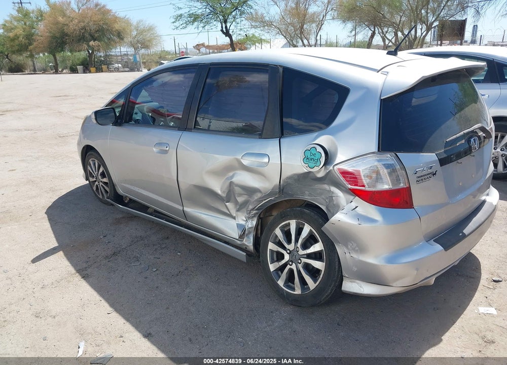 2013 HONDA FIT SPORT VIN: JHMGE8H51DC026852