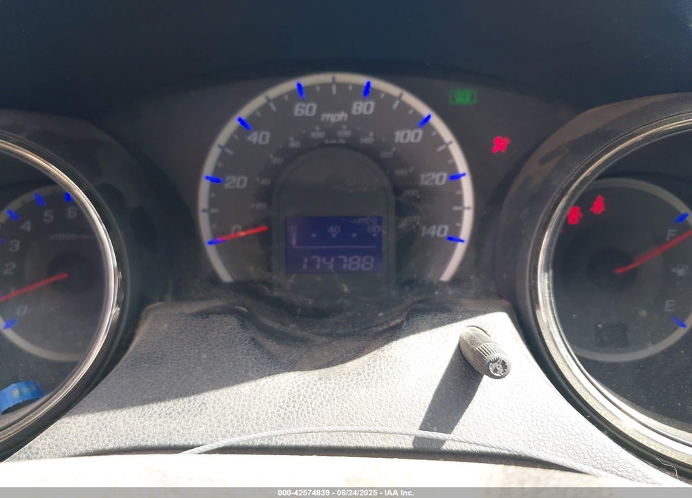2013 HONDA FIT SPORT VIN: JHMGE8H51DC026852