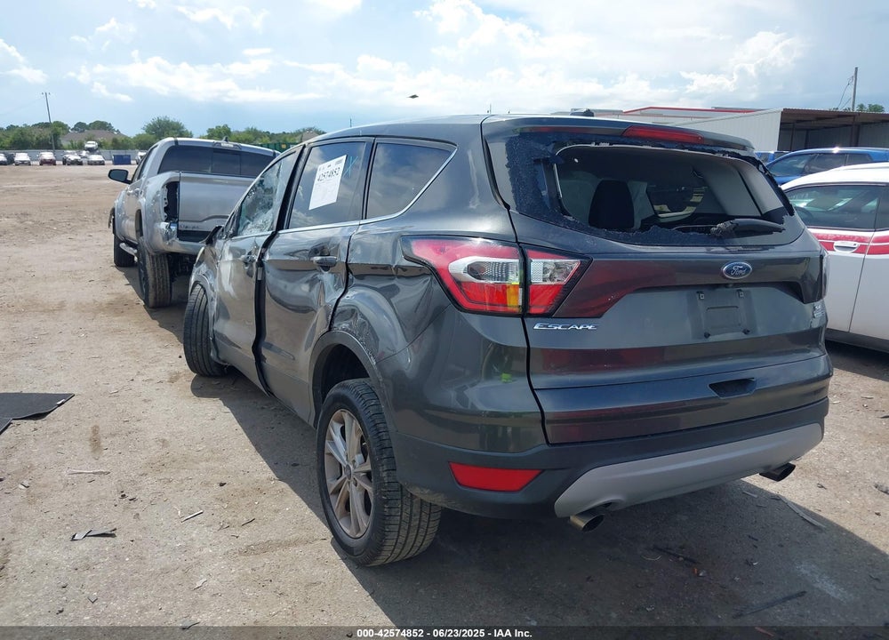 2017 FORD ESCAPE SE VIN: 1FMCU9G97HUC96547