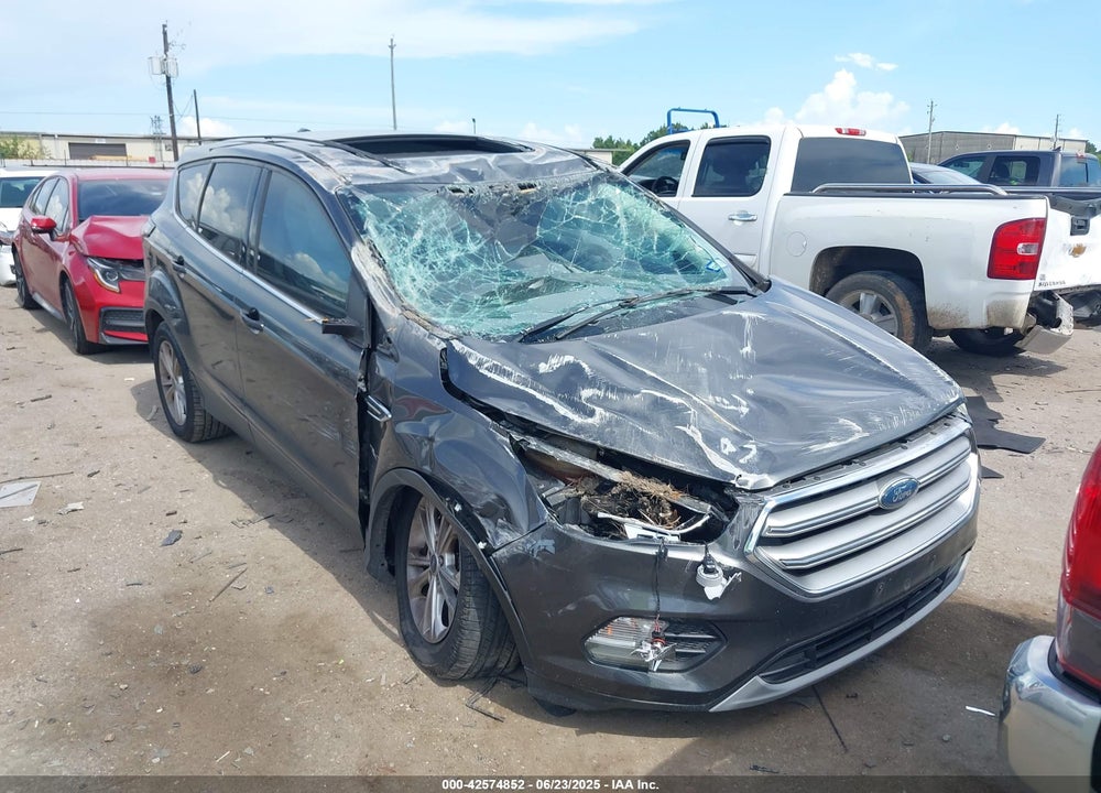 2017 FORD ESCAPE SE VIN: 1FMCU9G97HUC96547