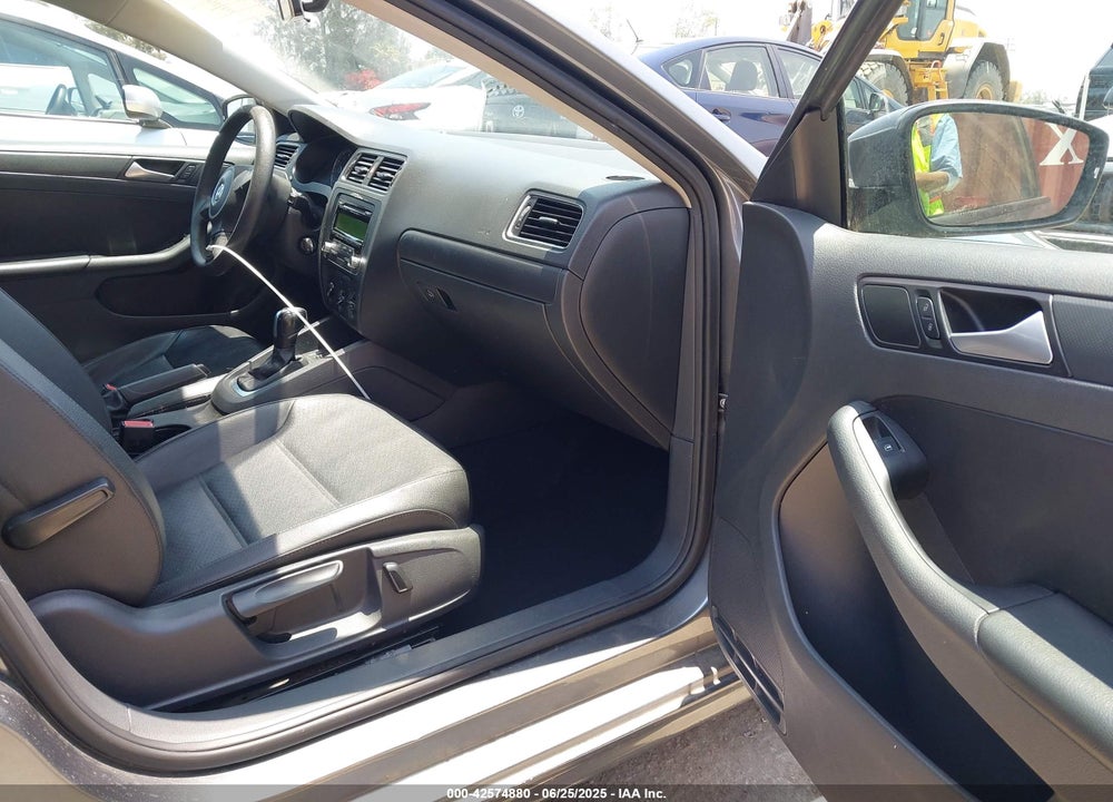 2014 VOLKSWAGEN JETTA VIN: 3VWD17AJ0EM247826