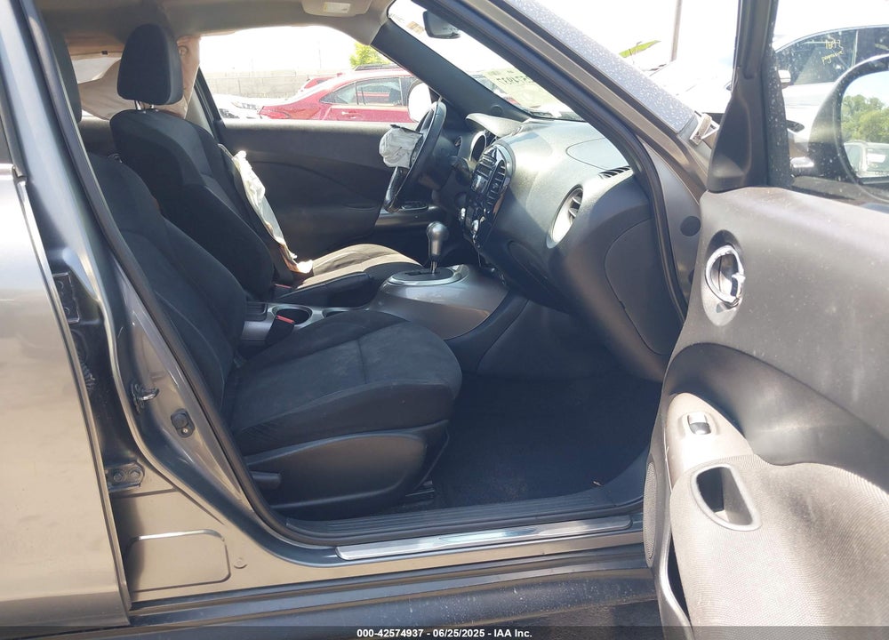 2011 NISSAN JUKE VIN: JN8AF5MR5BT018685