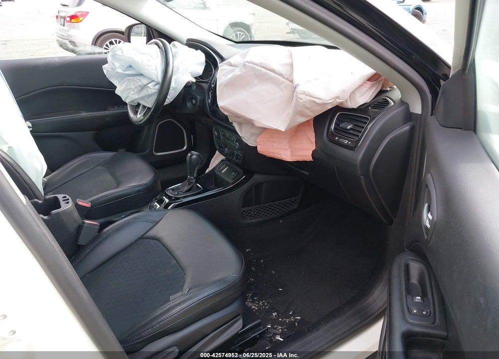 2019 JEEP COMPASS VIN: 3C4NJCBB0KT677025