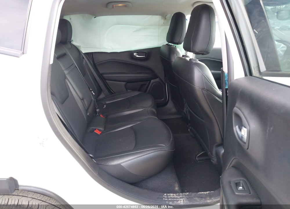 2019 JEEP COMPASS VIN: 3C4NJCBB0KT677025