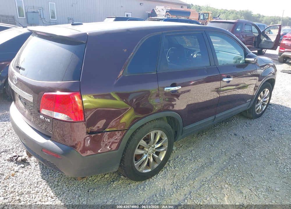 2011 KIA SORENTO VIN: 5XYKUDA26BG022876