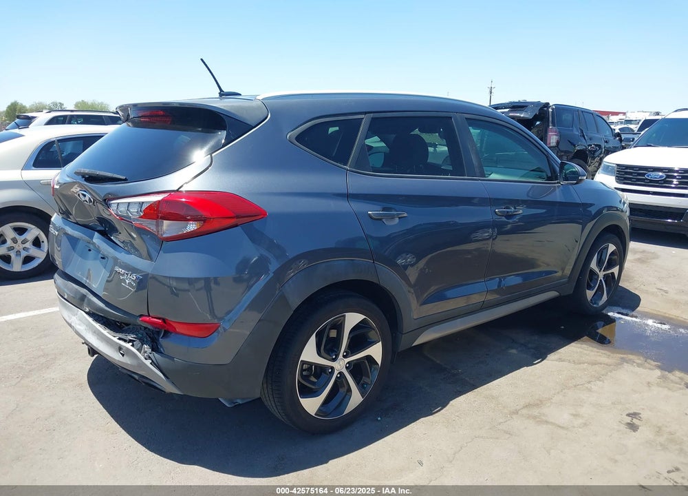 2017 HYUNDAI TUCSON SPORT VIN: KM8J33A29HU312752