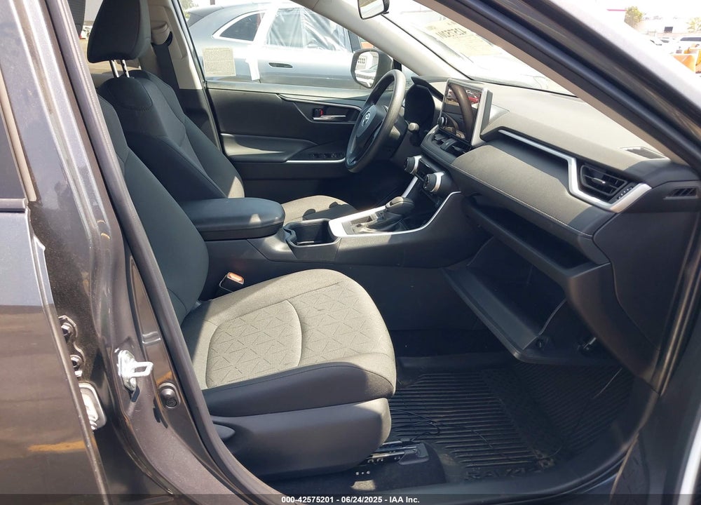 2024 TOYOTA RAV4 VIN: 2T3W1RFV1RW329216
