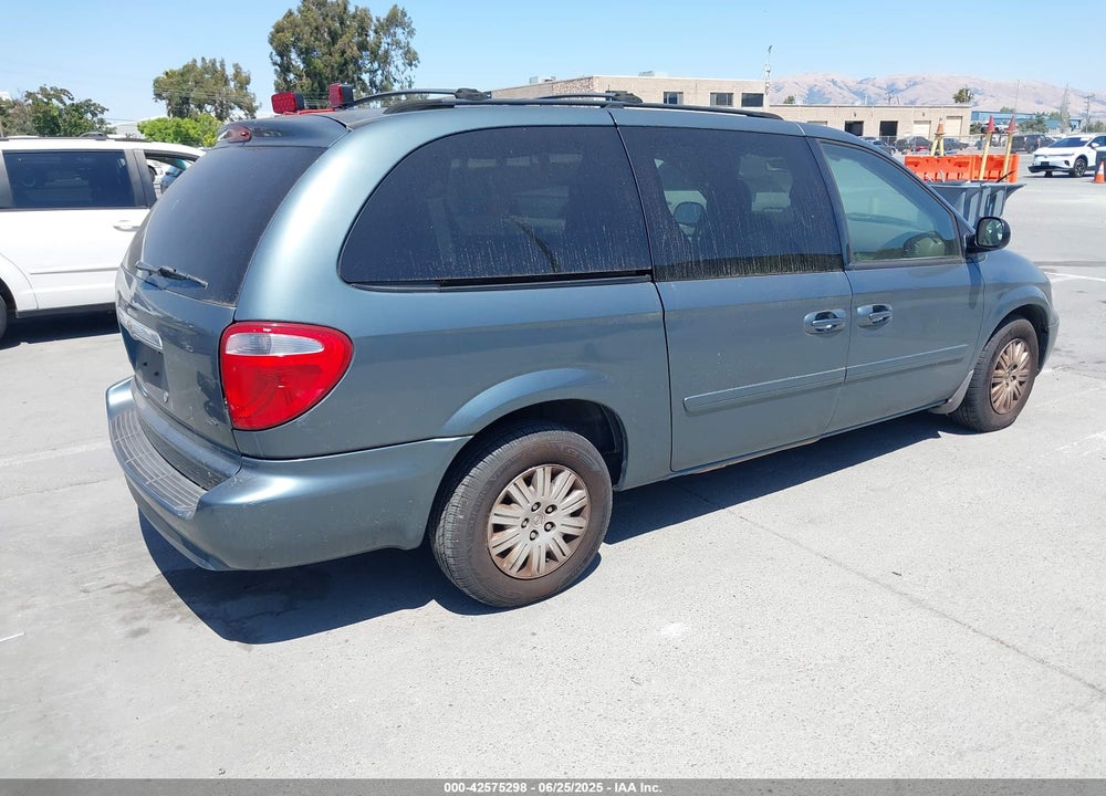 2007 CHRYSLER TOWN & COUNTRY LX VIN: 2A8GP44R17R248535