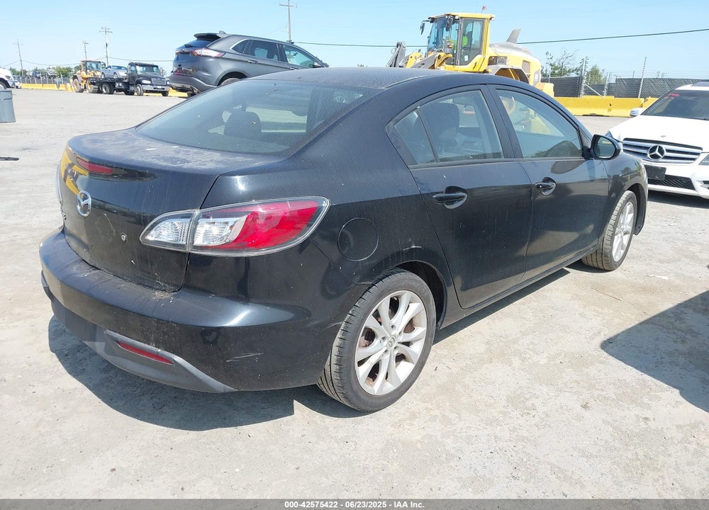 2011 MAZDA MAZDA3 VIN: JM1BL1UG2B1467379