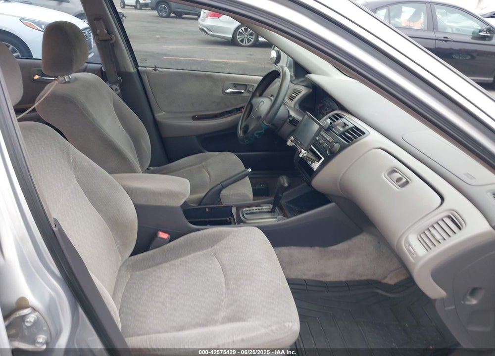 2002 HONDA ACCORD 2.3 EX/2.3 SE VIN: 1HGCG66822A164101