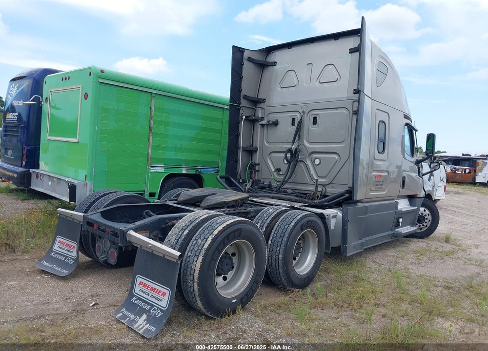 2020 FREIGHTLINER NEW CASCADIA 126 VIN: 3AKJHHDR9LSLM5614