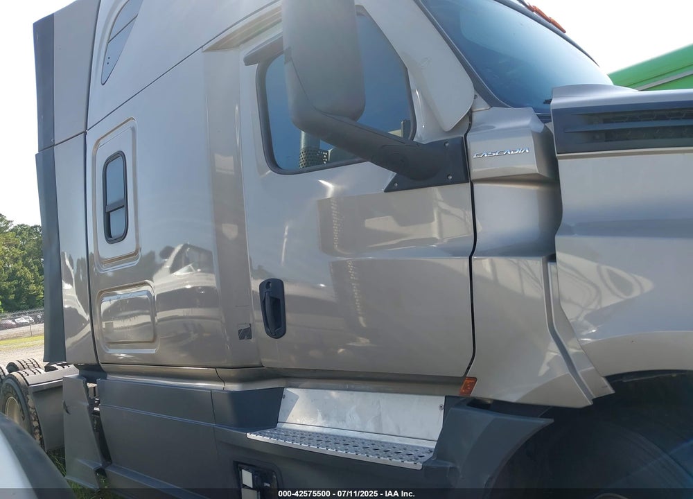 2020 FREIGHTLINER NEW CASCADIA 126 VIN: 3AKJHHDR9LSLM5614