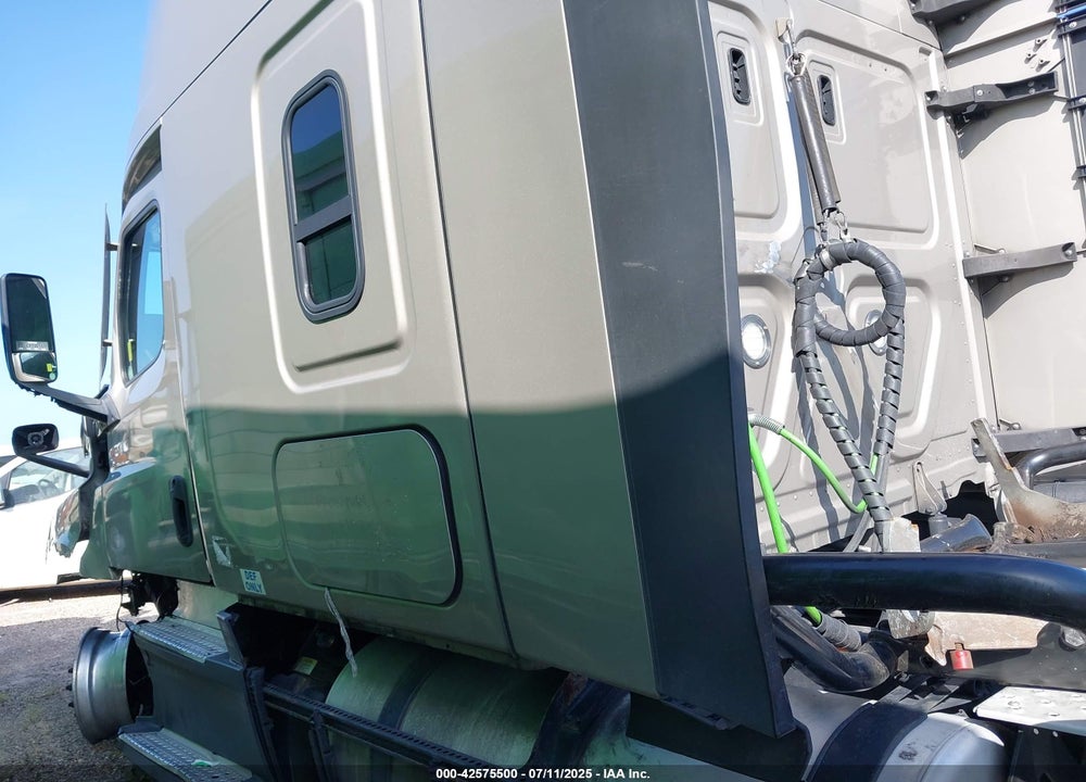 2020 FREIGHTLINER NEW CASCADIA 126 VIN: 3AKJHHDR9LSLM5614