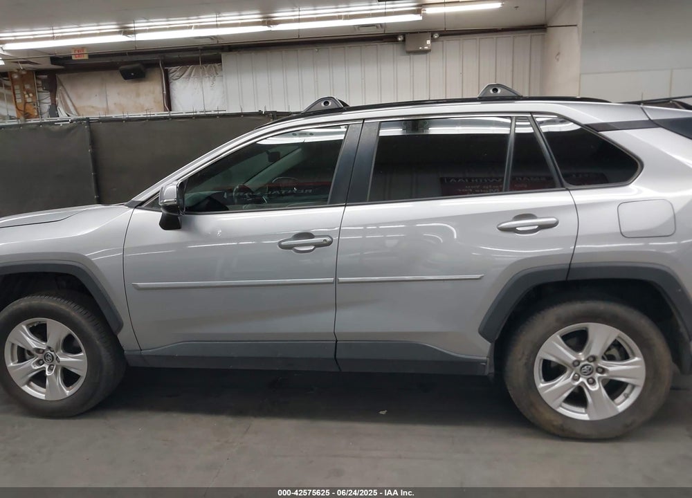 2019 TOYOTA RAV4 VIN: 2T3W1RFV4KW048517