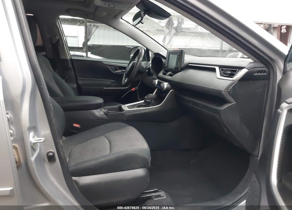 2019 TOYOTA RAV4 VIN: 2T3W1RFV4KW048517