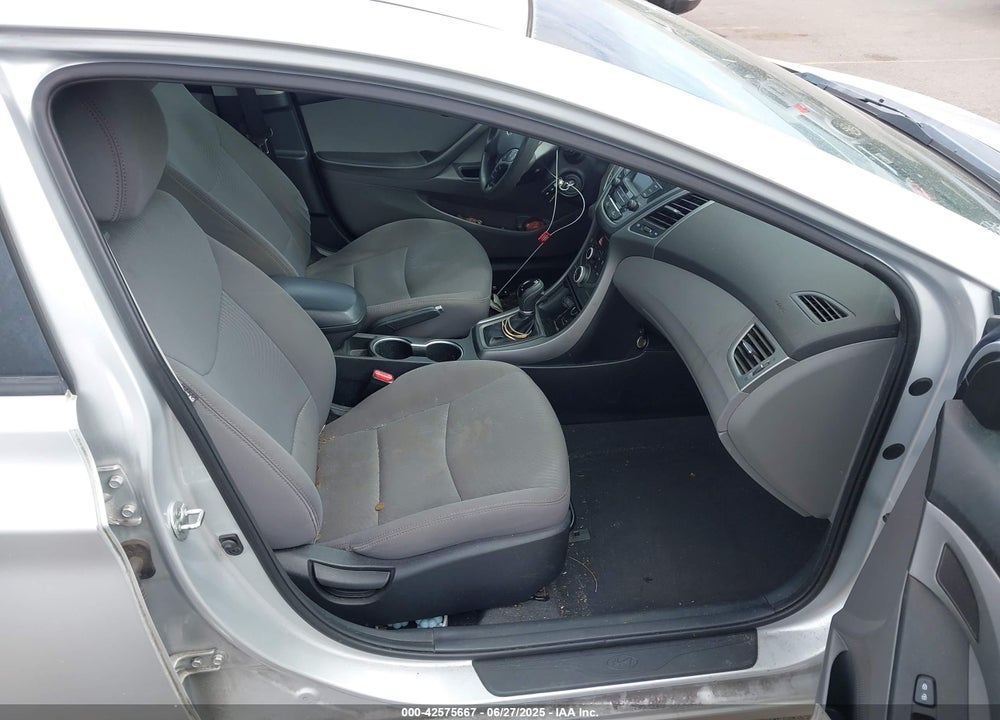 2015 HYUNDAI ELANTRA VIN: 5NPDH4AE5FH583513
