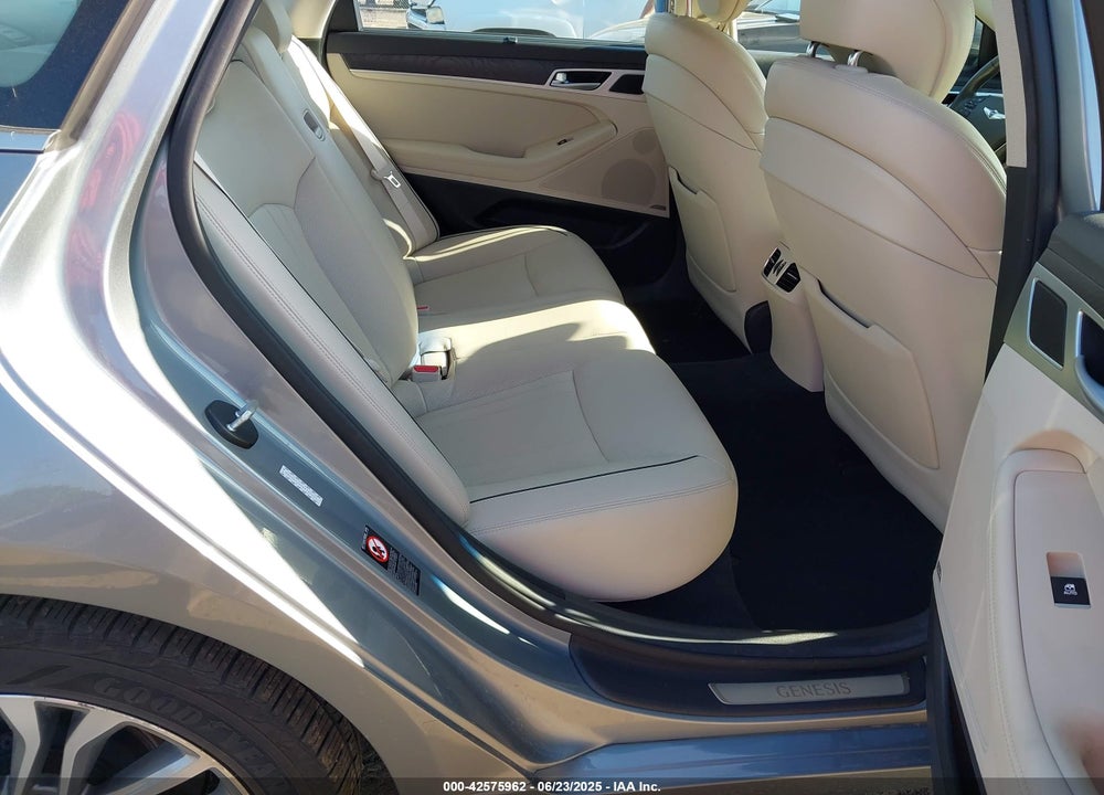 2016 HYUNDAI GENESIS 3.8 VIN: KMHGN4JE6GU132941